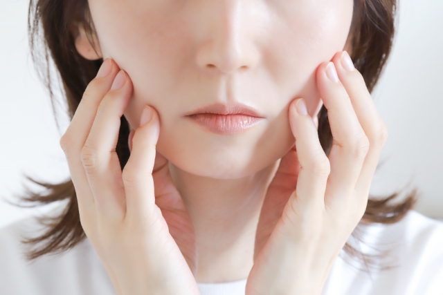 毛穴を悪化させるNG習慣